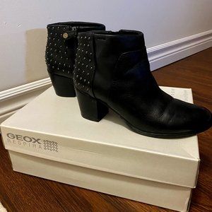 Geox Womens Black Leather Studded Boots/Booties - Women's Size 6.5